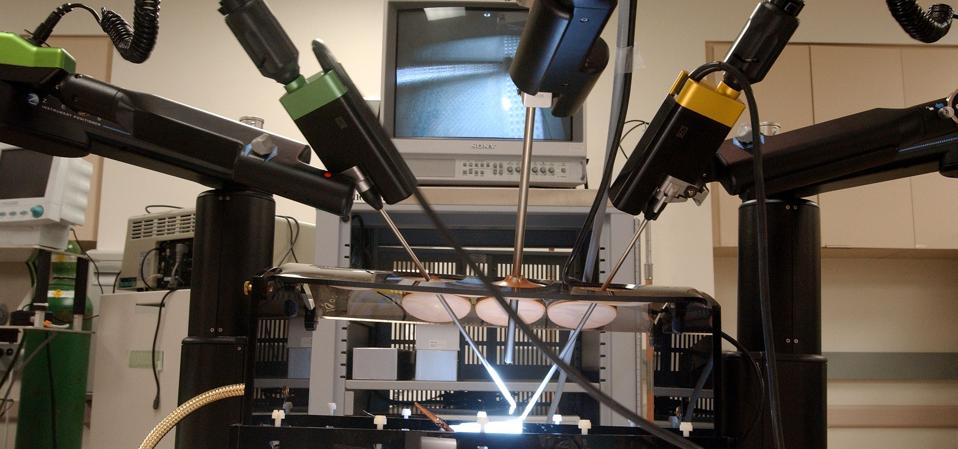 Your Doctor Recommends Robotic Surgery – You Should Be Skeptical