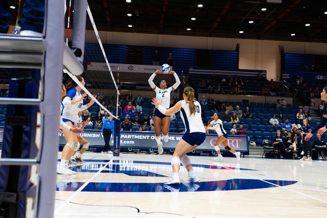 Volleyball Finishes Road Slate In Long Beach and San Diego