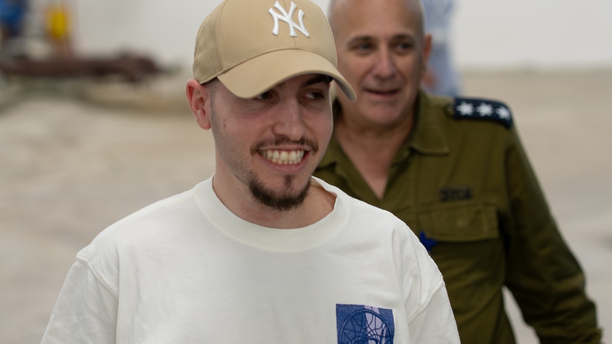 איתן מור מעניק סביבון לטראמפ: המתנה המיוחדת מהשבי