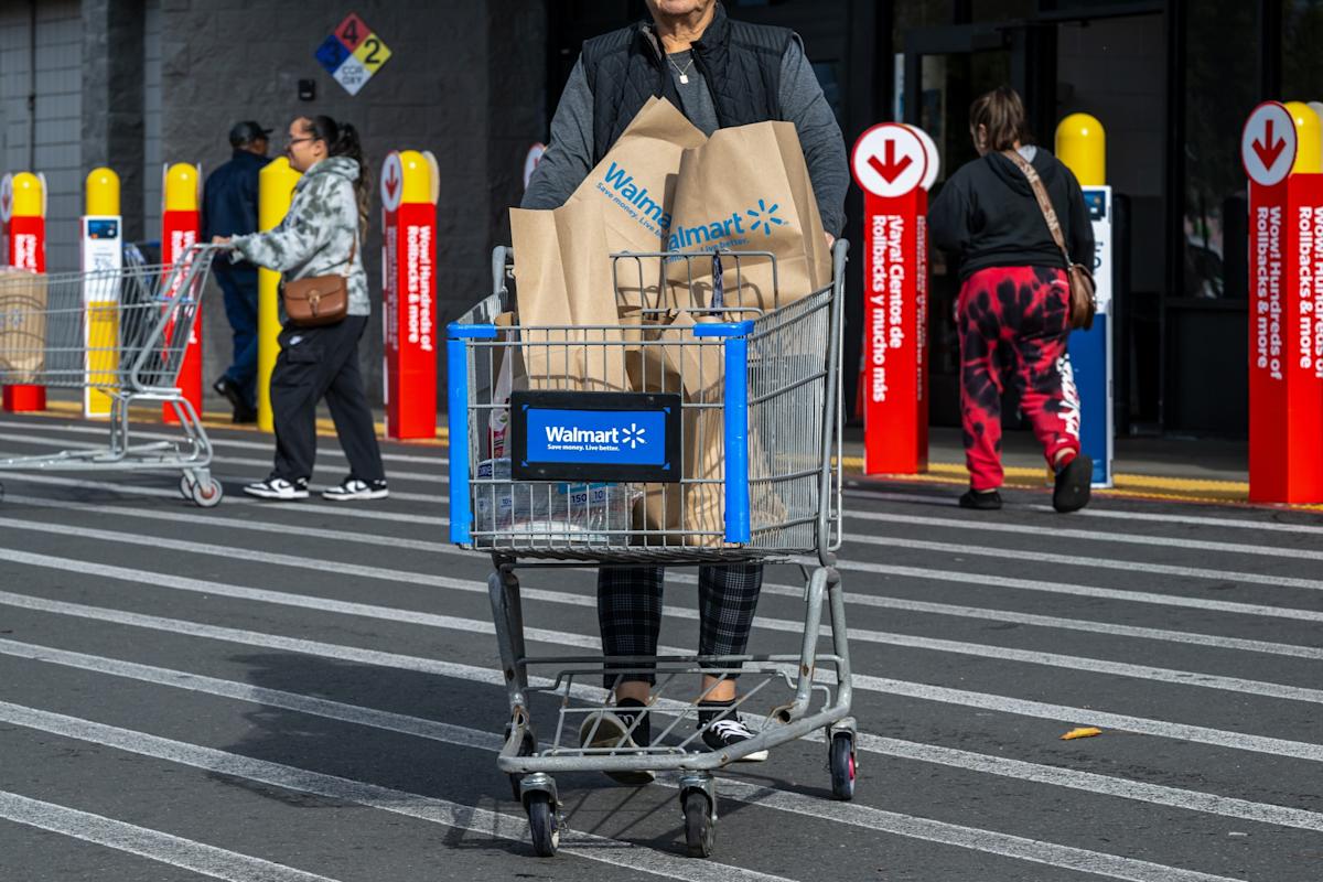 US Retail Sales Are Proving Resilient While Risks Mount US Retail Sales Are Proving Resilient While Risks Mount