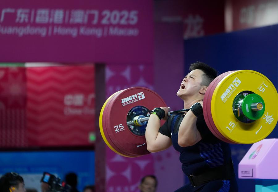 China’s three-time National Games champion Wang Zhouyu lifts more than weight-Xinhua