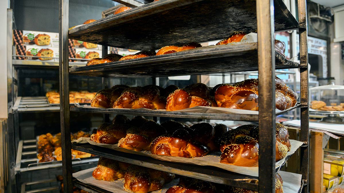 המאפייה הישראלית האהובה נסגרת: “צואה על המזון ומוצרים פגי תוקף”