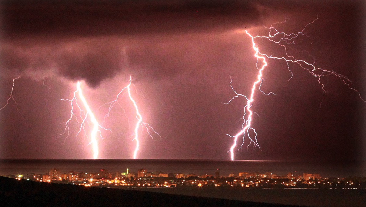 השירות המטאורולוגי מתריע: “סופה קצרה ואלימה בדרך להכות בישראל”