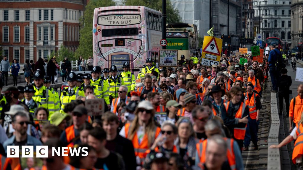 Court lifts road block ban for Just Stop Oil and Insulate Britain