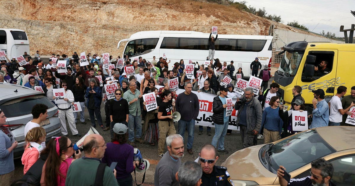 הצבא הכריז על הכפר בורין שטח צבאי סגור לפני תחילת מסיק בהשתתפות מאות פעילים ישראלים – מדיני ביטחוני