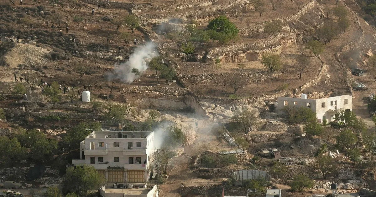 Israeli Settlers Set Fire to Palestinian Homes and Vehicles in West Bank After IDF Evacuates Outpost Israeli Settlers Set Fire to Palestinian Homes and Vehicles in West Bank After IDF Evacuates Outpost