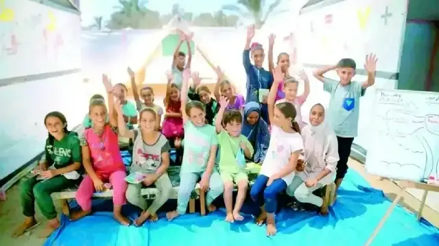 Gaza teacher creates classroom in a tent amid ceasefire