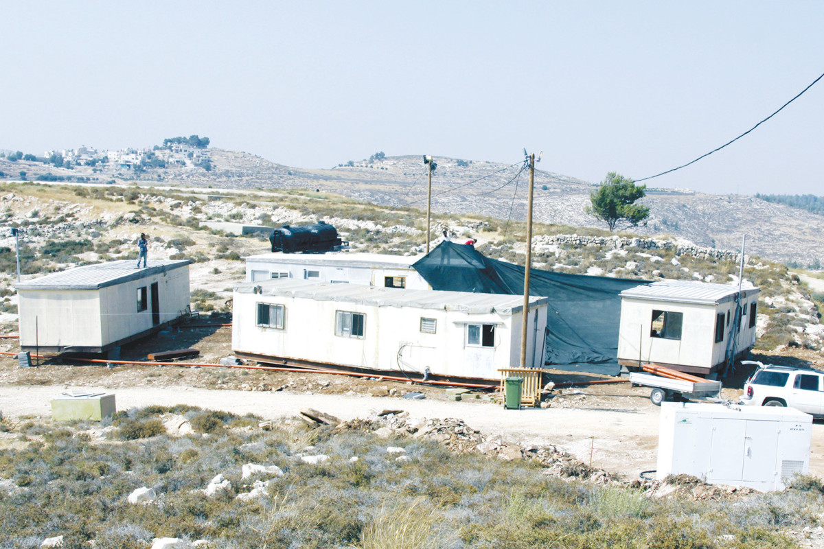 גבעת צור מפונה לקראת הריסת המאחז הבלתי-חוקי גבעת צור מפונה לקראת הריסת המאחז הבלתי-חוקי