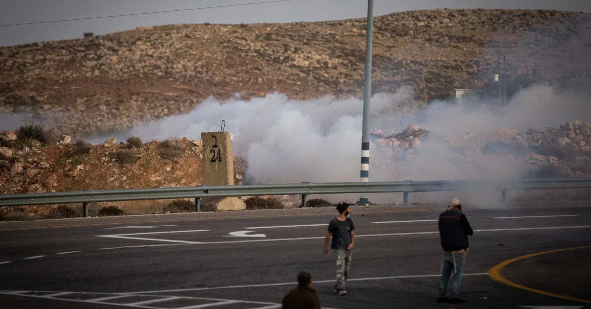 ישראלים ופלסטינים יידו אבנים וירו באוויר סמוך לבית לחם – צה”ל הכריז שטח צבאי סגור