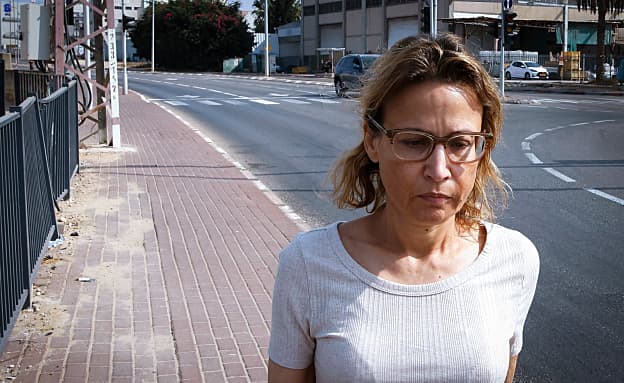 צוות מד”א הוקפץ לביתה של תומר-ירושלמי ופינה אותה לבית חולים צוות מד”א הוקפץ לביתה של תומר-ירושלמי ופינה אותה לבית חולים