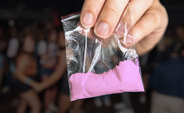 מיליוני דולרים במזוודות נתפסו במעבדה לייצור “דוסה ו”דוקטור” מיליוני דולרים במזוודות נתפסו במעבדה לייצור “דוסה ו”דוקטור”