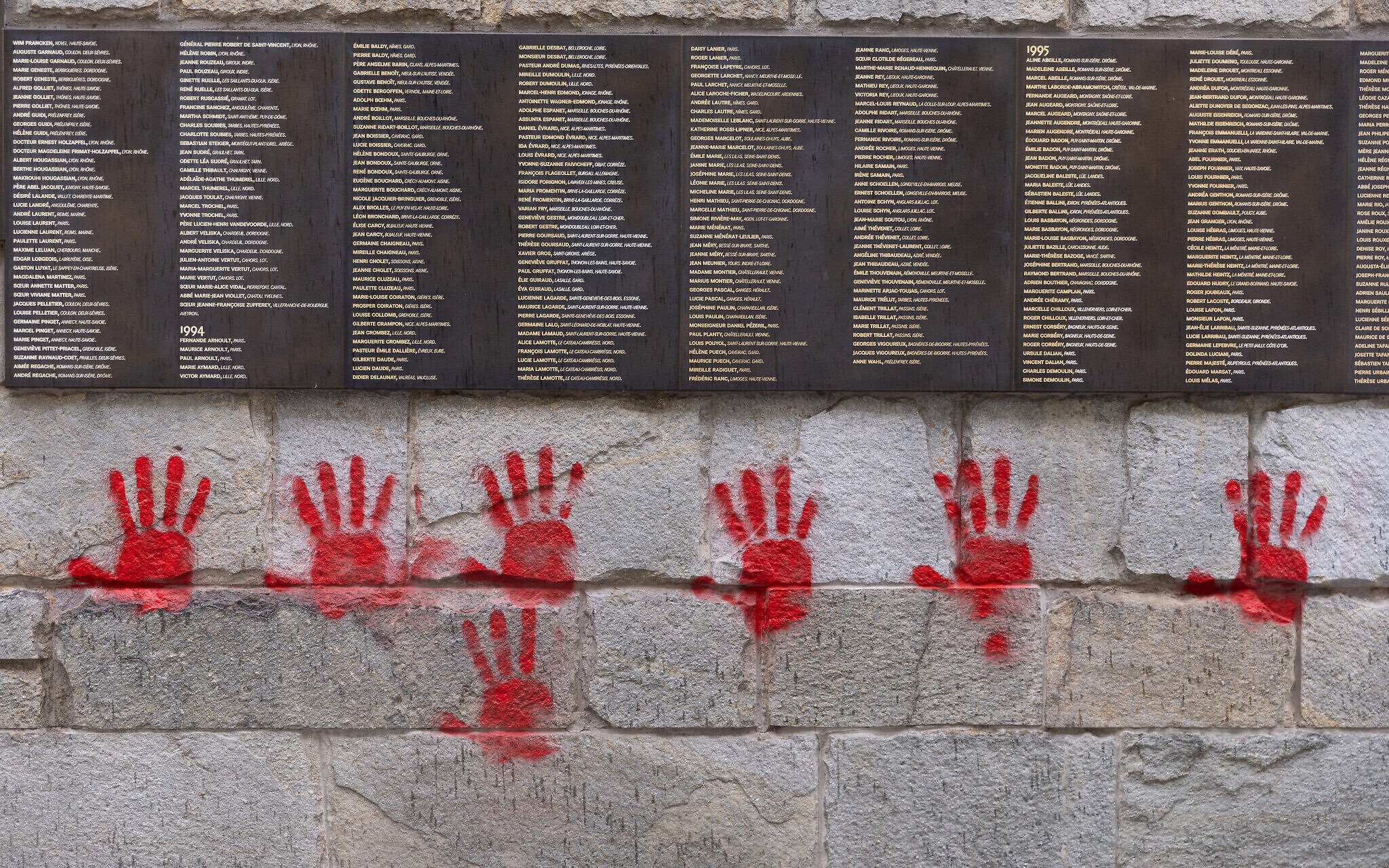 French court sentences 4 Bulgarians to jail for defacing Holocaust memorial French court sentences 4 Bulgarians to jail for defacing Holocaust memorial