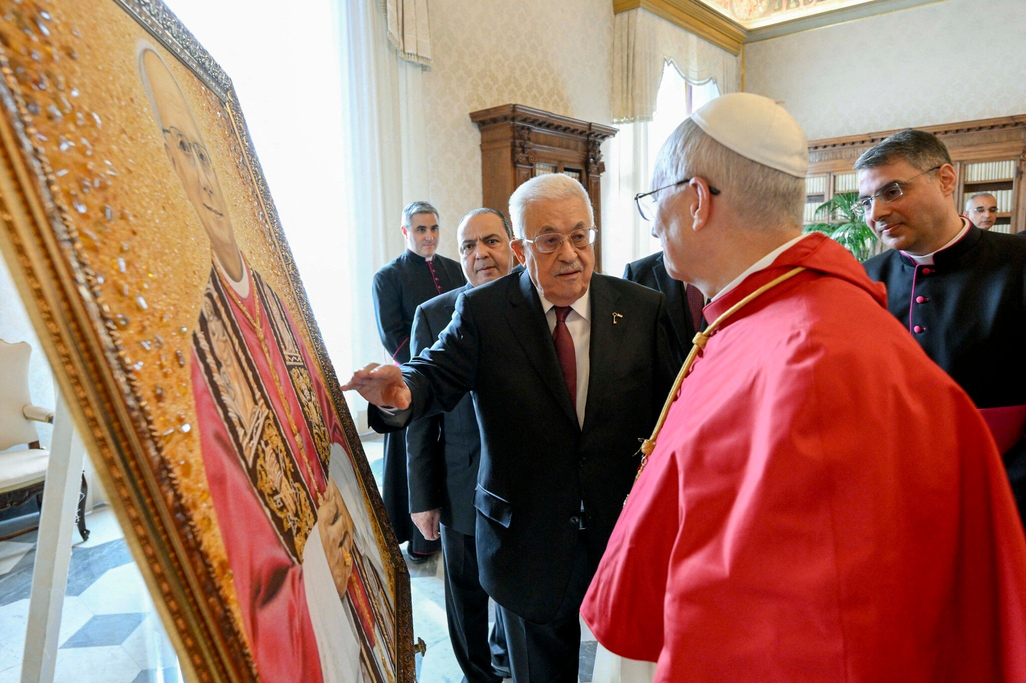 Pope Leo meets PA’s Abbas, discusses need for Gaza aid, two-state solution