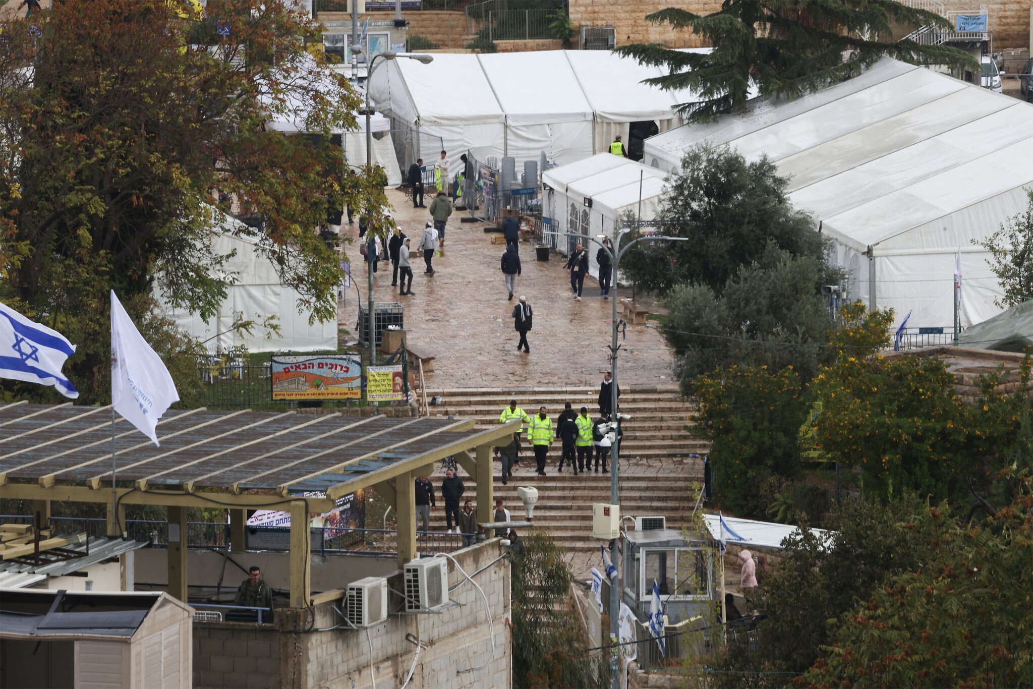 Amid surging settler violence, Israeli civilian attacked two soldiers in Hebron, IDF says Amid surging settler violence, Israeli civilian attacked two soldiers in Hebron, IDF says
