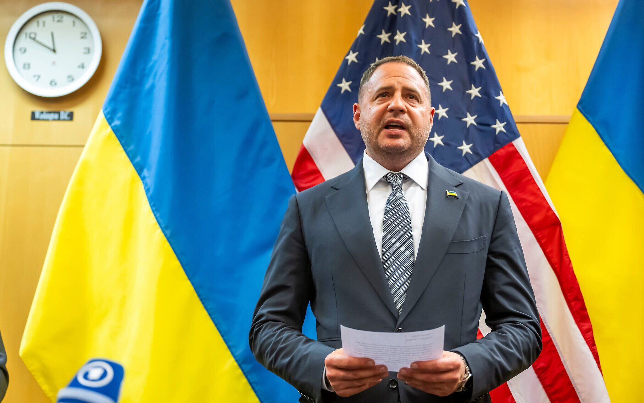 Zelensky’s chief of staff resigns as Ukraine corruption investigations widen