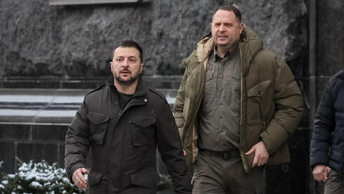 Zelensky’s powerful chief of staff quits as corruption scandal rattles Ukraine Zelensky’s powerful chief of staff quits as corruption scandal rattles Ukraine