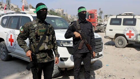 Gaza ceasefire talks move forward as Hamas pushes to keep its weapons Gaza ceasefire talks move forward as Hamas pushes to keep its weapons