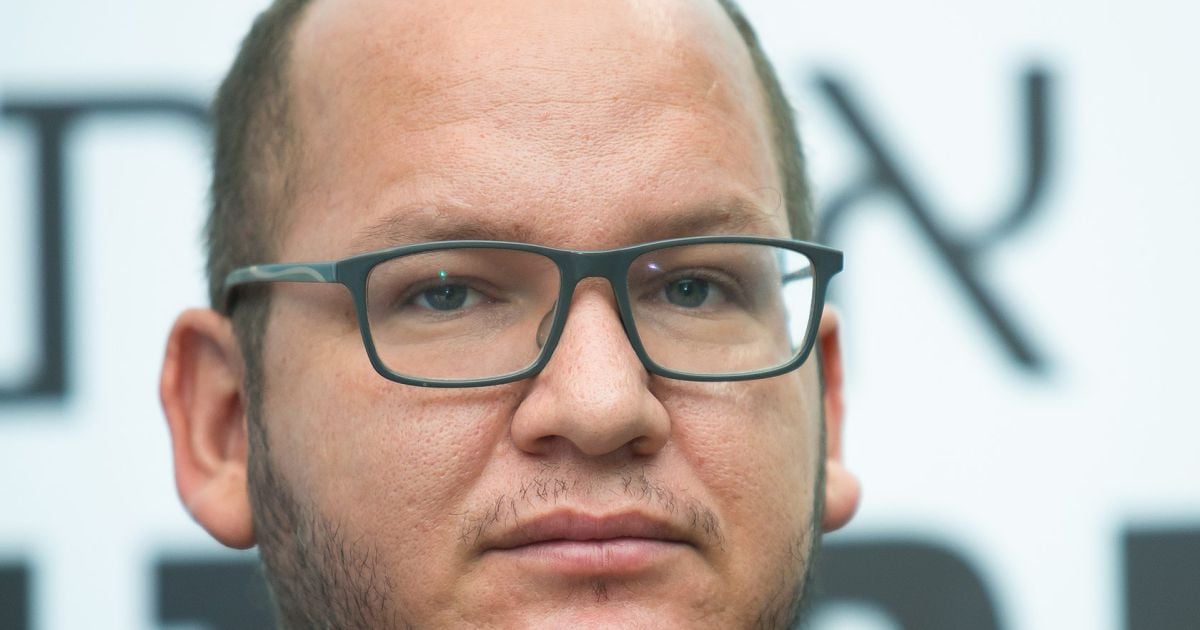 אחרי הסערה סביבו: חיים לוינסון פותח הכל