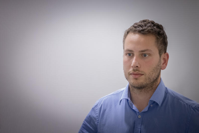 אין קונים: אבנר נתניהו מציע למכירה את דירתו בהנחה משמעותית