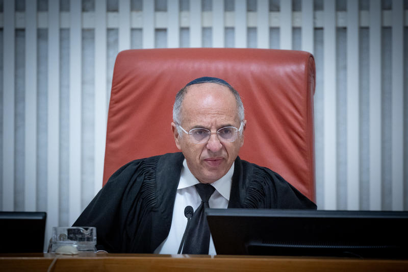 סולברג ביקש להפגין ידע וחשף את עומק בערותו; בג”ץ הגיוס – עיון בפסק הדין סולברג ביקש להפגין ידע וחשף את עומק בערותו; בג”ץ הגיוס – עיון בפסק הדין