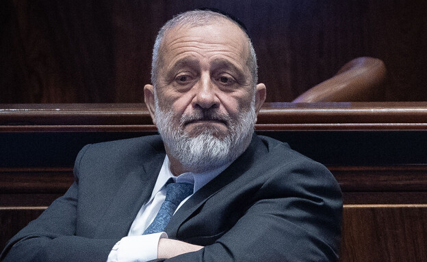 “אריה עשה את זה בכוונה, כדי שיהיה לו רוב”: רבני ש”ס נגד…