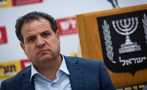 פעילי ימין הגיעו לחוג בית של איימן עודה וניסו לפוצץ את… פעילי ימין הגיעו לחוג בית של איימן עודה וניסו לפוצץ את…