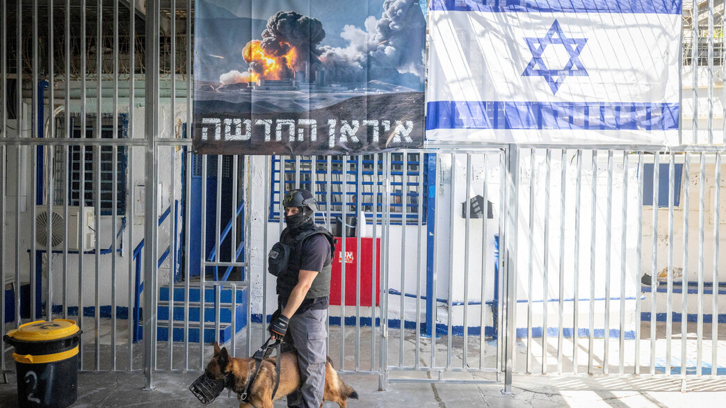 תושב ת"א חשוד בריגול לאיראן: "צילם אתר נפילה, קיבל כסף בקריפטו ובביתו אותרו 18 כרטיסי סים" – Mako