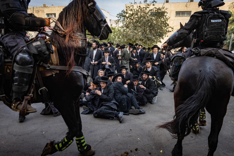 רוצים סנקציות?! אז לכולם! דרישה לשלילת הטבות ממשתמטים לא חרדים וטענה לאפליה