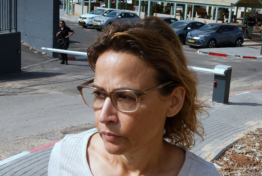 הפצ”רית לא נחקרה כבר 9 ימים: ‘מאושפזת בחדר פרטי בלי שמירה, משחקת בטלפון’ הפצ”רית לא נחקרה כבר 9 ימים: ‘מאושפזת בחדר פרטי בלי שמירה, משחקת בטלפון’