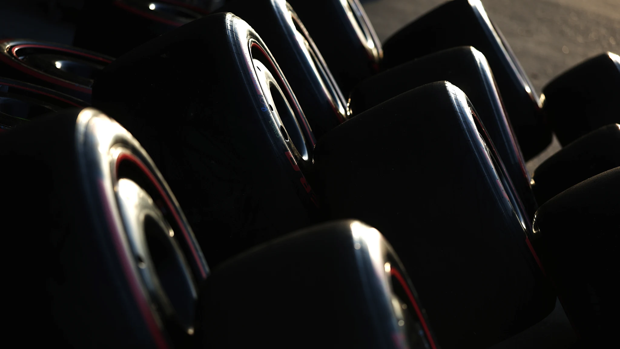 What tyres will the teams and drivers have for the 2025 Las Vegas Grand Prix?