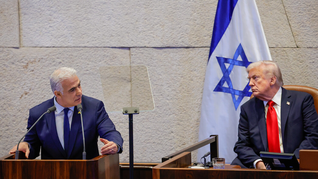 כך מתכנן לפיד להביך את נתניהו מול הממשל האמריקני