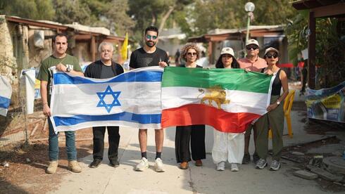 Iranian exiles visit Nova site, met Oct. 7 s