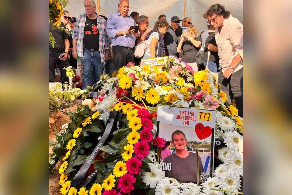 “אני אמורה לכעוס, אבל אני ברת מזל”: מני גודארד ז”ל הובא למנוחות “אני אמורה לכעוס, אבל אני ברת מזל”: מני גודארד ז”ל הובא למנוחות