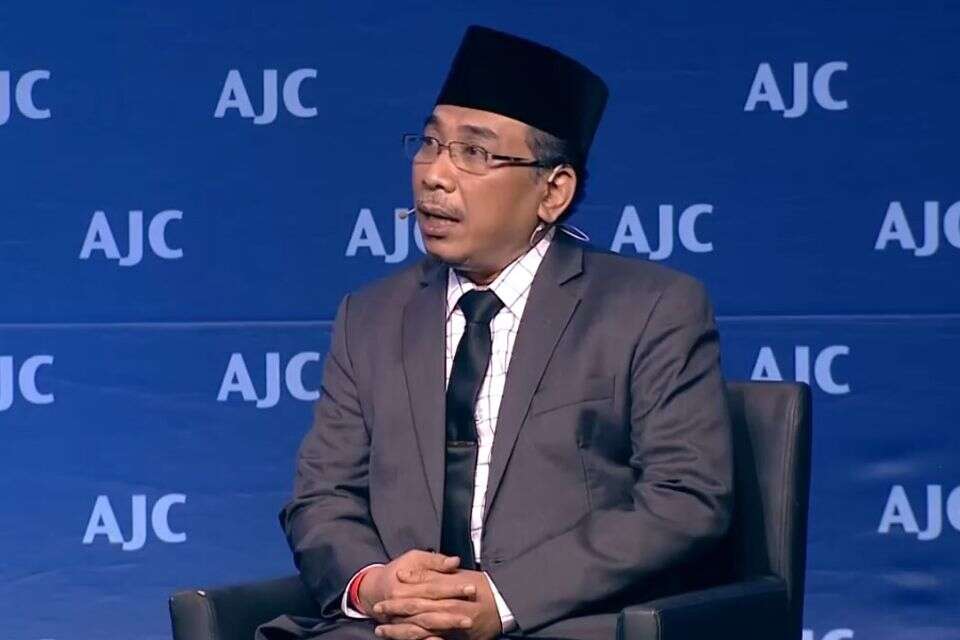 משום שאירח תומך ישראל: יו”ר הארגון האסלאמי הגדול בעולם יודח משום שאירח תומך ישראל: יו”ר הארגון האסלאמי הגדול בעולם יודח