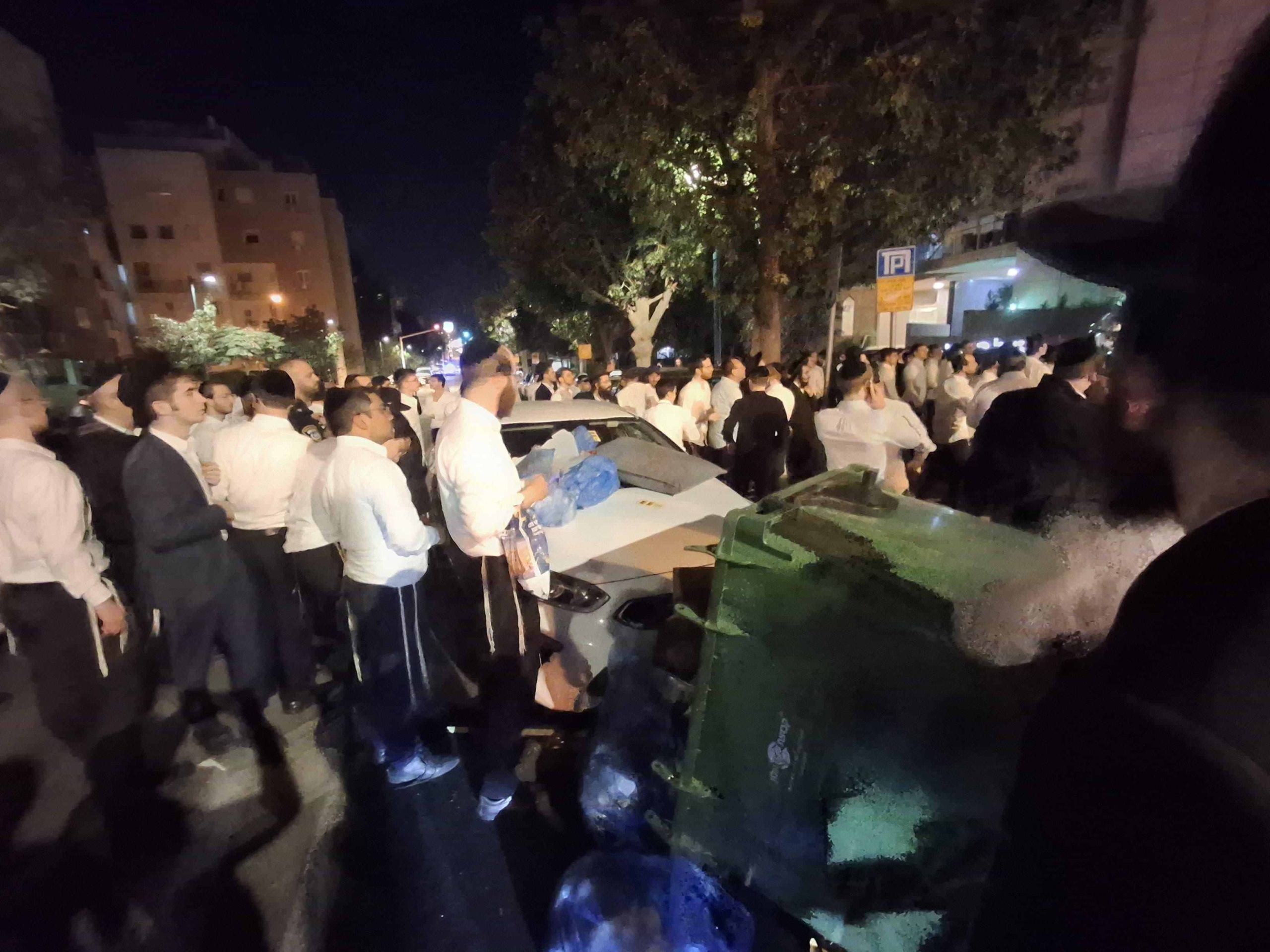 ניסיון מעצר של תלמיד ישיבה ע”י המשטרה הצבאית הסתבך: ניידת התהפכה ו-3 נעצרו