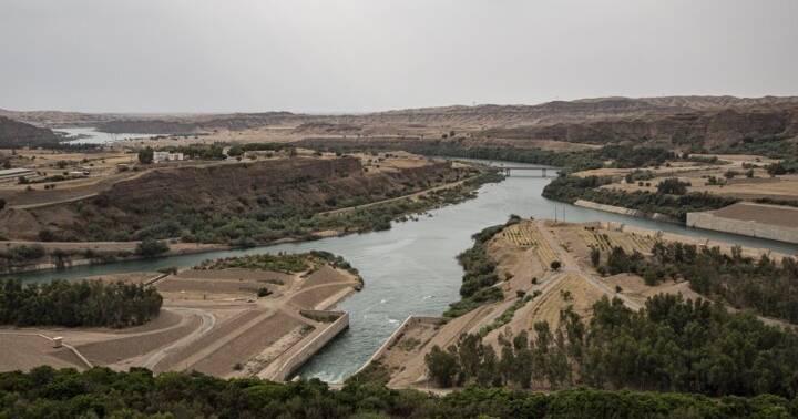 Drought forces Iran to halt power generation at major dam