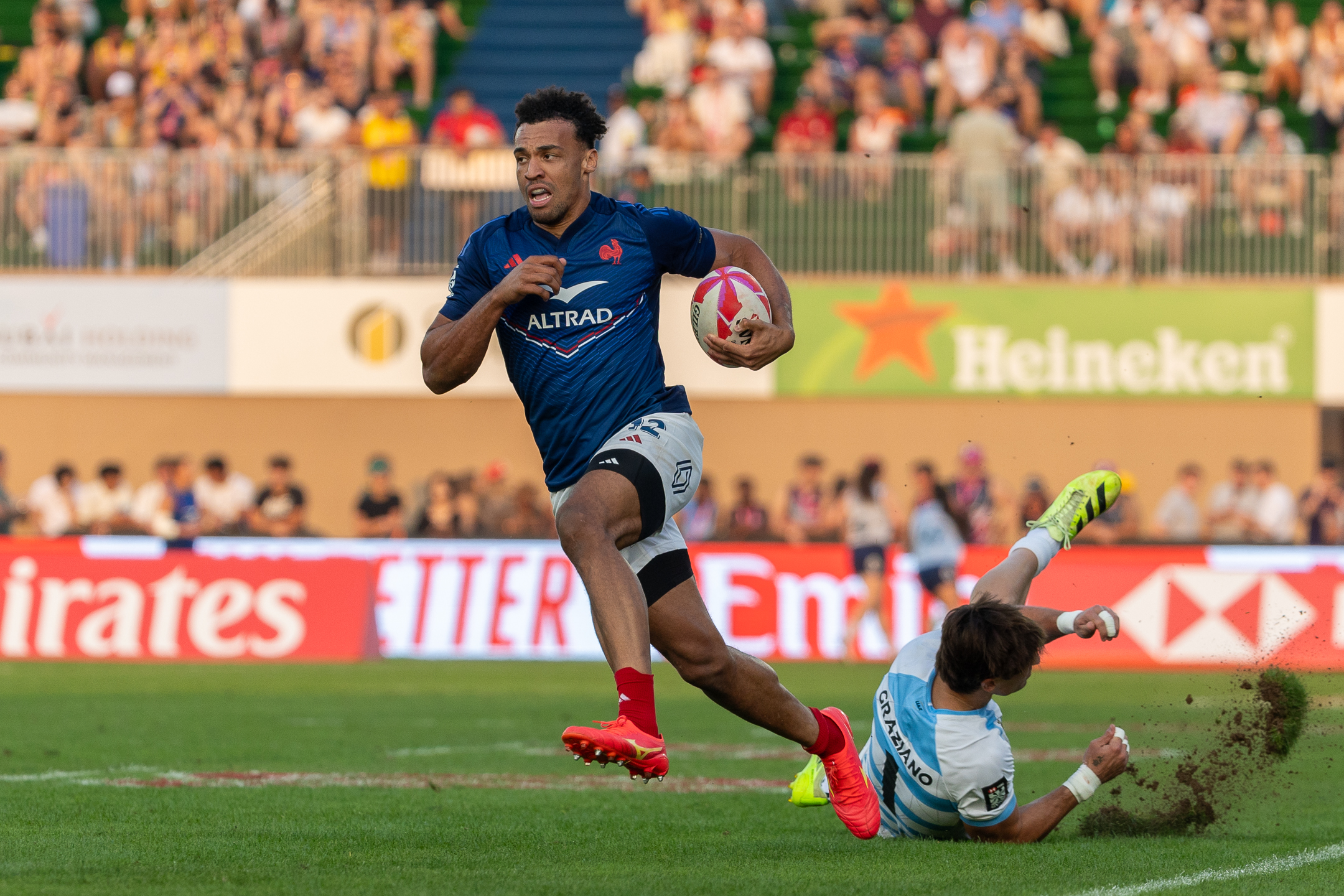 France and New Zealand top pools on high-pressure day in Dubai