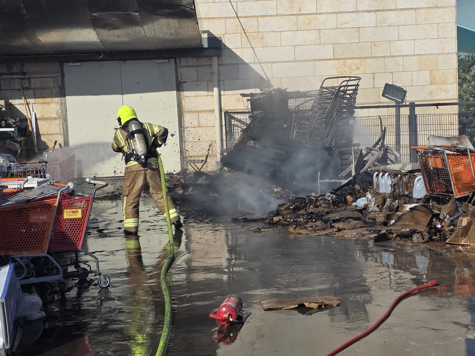 דרמה בקניון האהוב בישראל: שריפת ענק פרצה – כל הלקוחות נמלטו