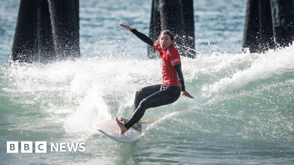 Cornish blind surfer wins silver in world championships