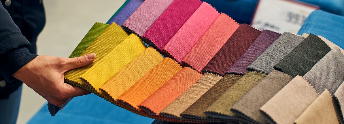 Fujibo Holdings (TSE:3104) Earnings Surge 54% Reinforces Bullish Narratives Despite Premium Valuation