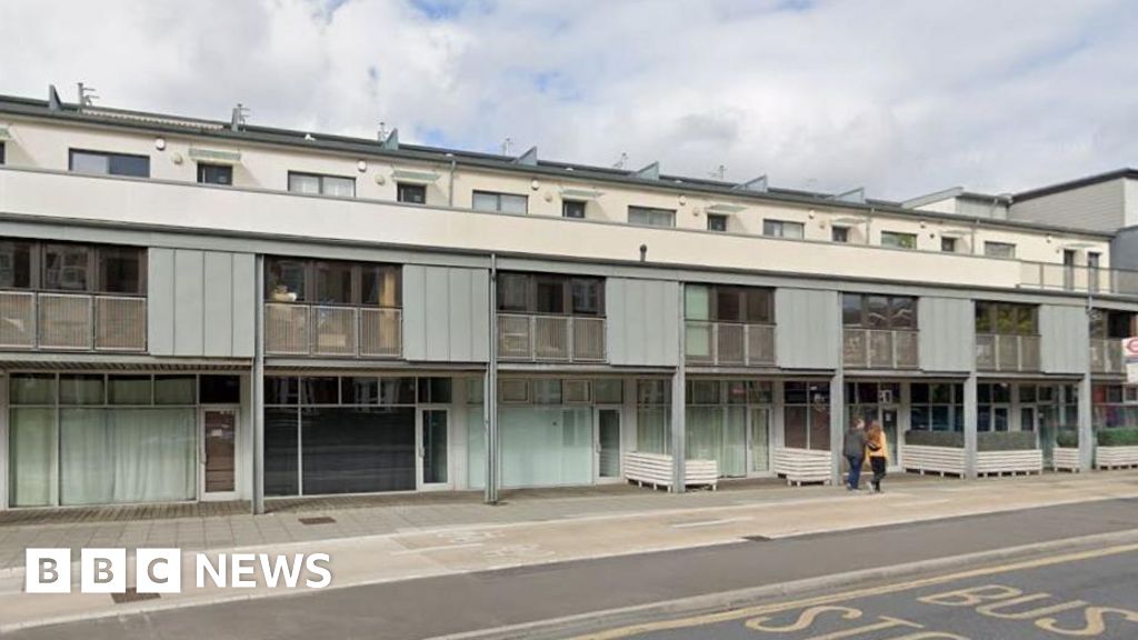 Greenwich tenants had to urinate in bath when left with no loo Greenwich tenants had to urinate in bath when left with no loo