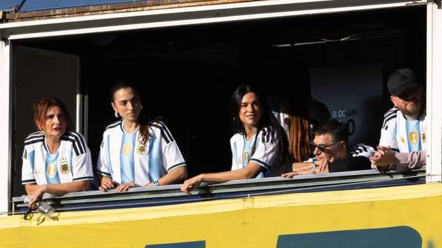Football Fans in Awe After Seeing Dua Lipa in Argentina Jersey