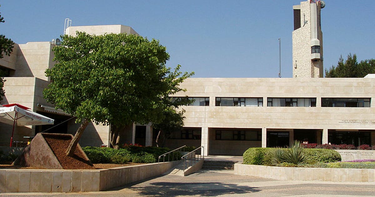 אלק יפרמוב, נתת לכולנו שיעור באזרחות. אנו מסירים בפניך את הכובע – דעות