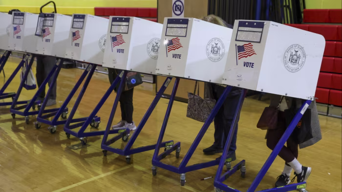 US voters go to the polls