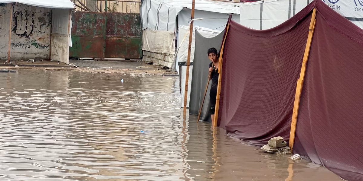 Tents in Gaza Collapse From Rain as Palestinians Struggle With Massive Flooding