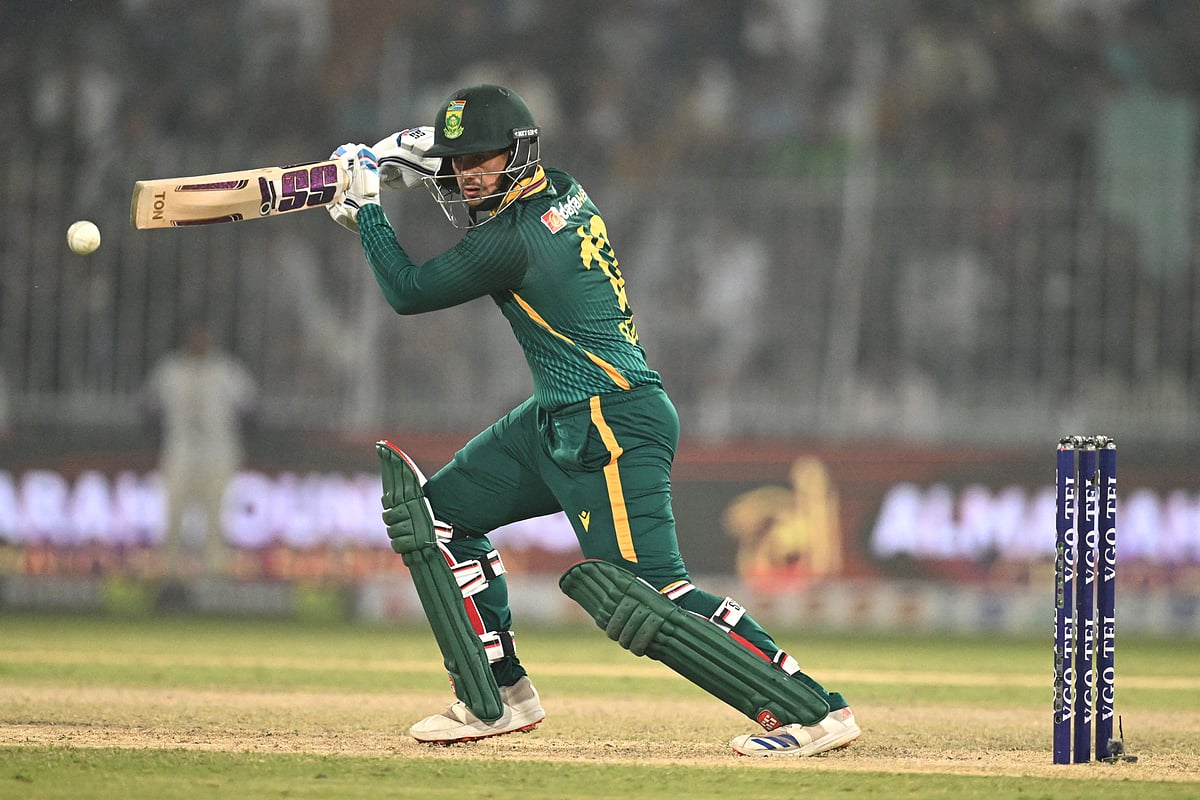De Kock century helps South Africa beat Pakistan in second ODI