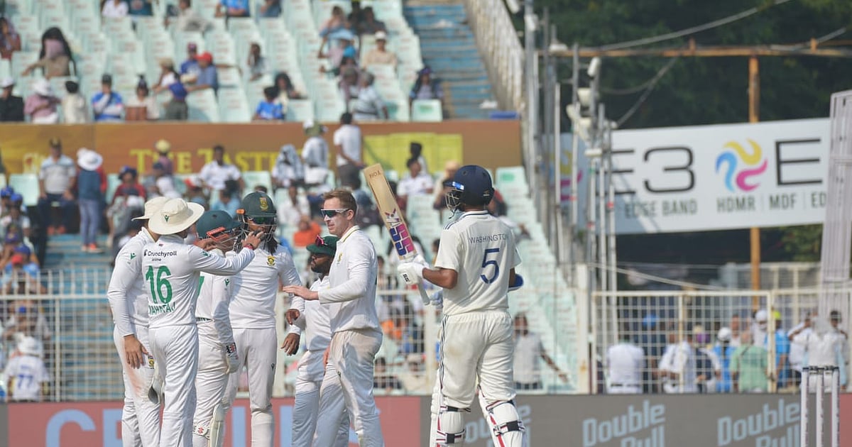 India suffer first Eden Gardens defeat in 13 years as South Africa win low-scoring thriller