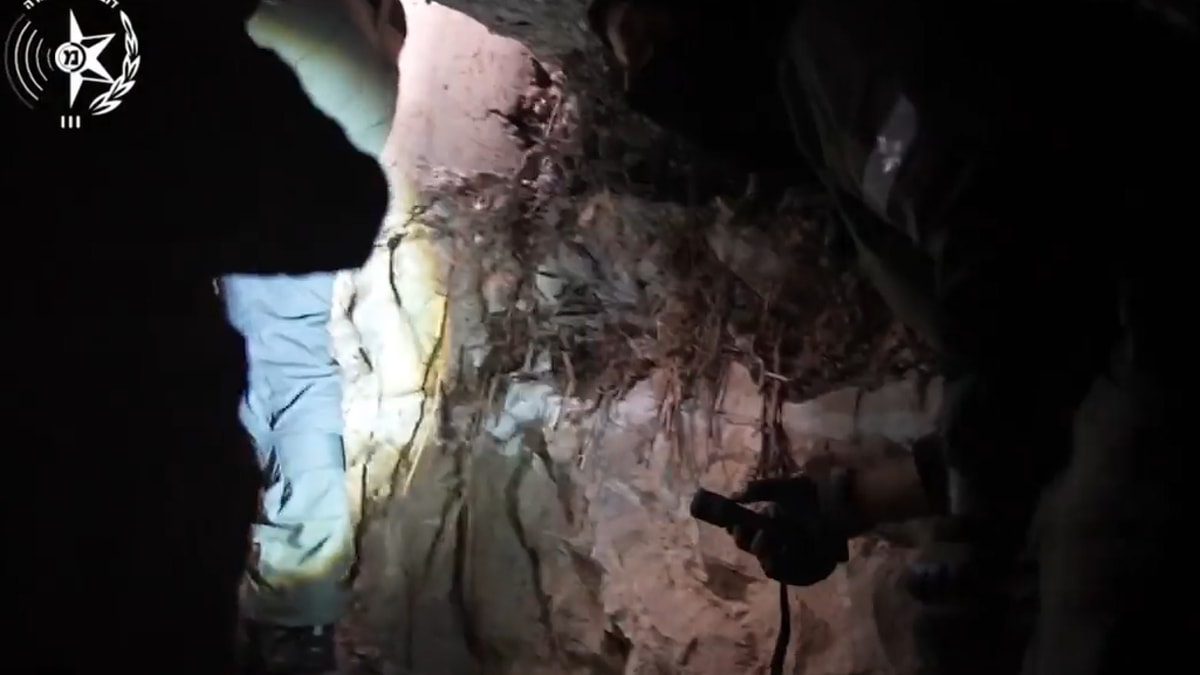 פשיטה באום אלפחם: מנהרה מתחת לבית ו-9 ק”ג זהב פשיטה באום אלפחם: מנהרה מתחת לבית ו-9 ק”ג זהב