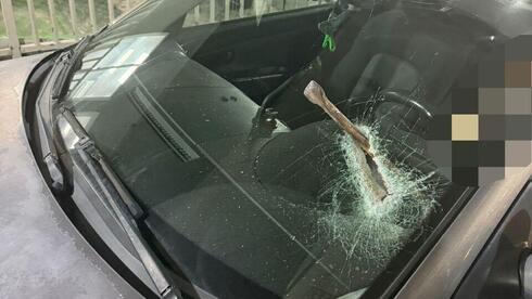 Metal rod pierces through windshield of Israeli car in suspected West Bank terror att