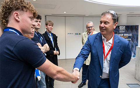 Rolls-Royce signs skills, technology and supply chain agreement with the Victorian Government in support of AUKUS Rolls-Royce signs skills, technology and supply chain agreement with the Victorian Government in support of AUKUS